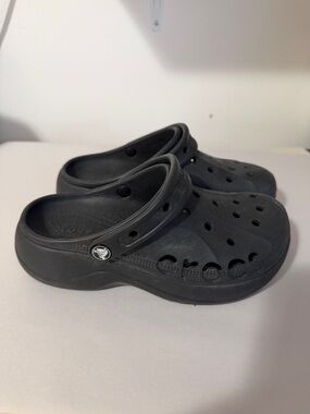 CROCS Classic platform Clog Sandals in Black